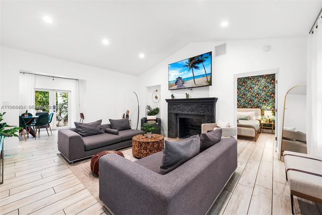 232 NW 59th St, Miami, FL 33127