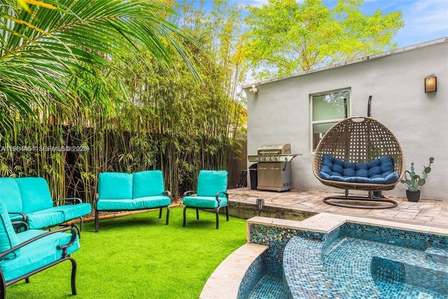 232 NW 59th St, Miami, FL 33127