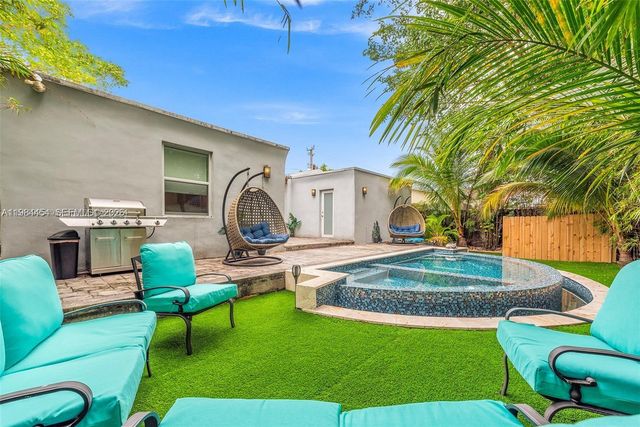 232 NW 59th St, Miami, FL 33127