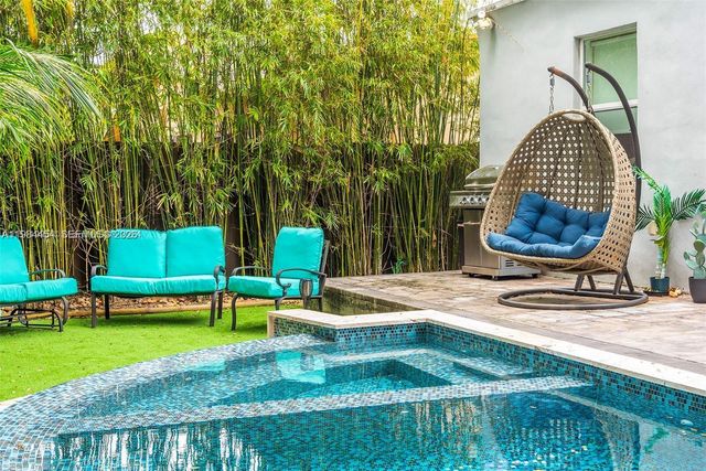 232 NW 59th St, Miami, FL 33127