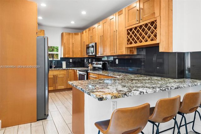 232 NW 59th St, Miami, FL 33127