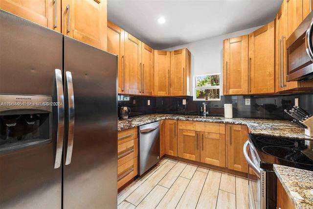 232 NW 59th St, Miami, FL 33127