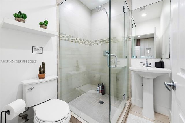 232 NW 59th St, Miami, FL 33127