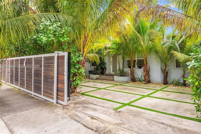 232 NW 59th St, Miami, FL 33127