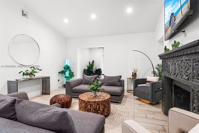 232 NW 59th St, Miami, FL 33127