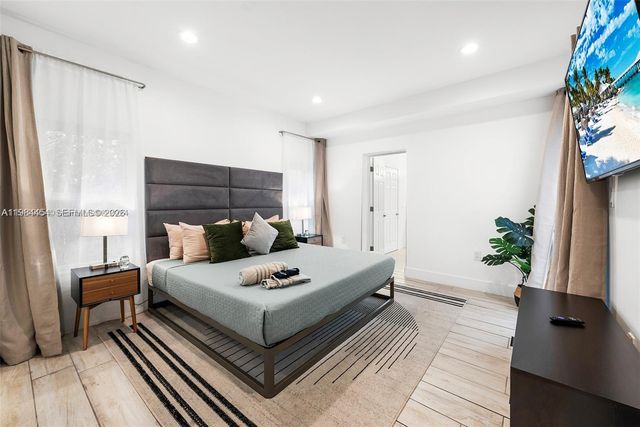 232 NW 59th St, Miami, FL 33127