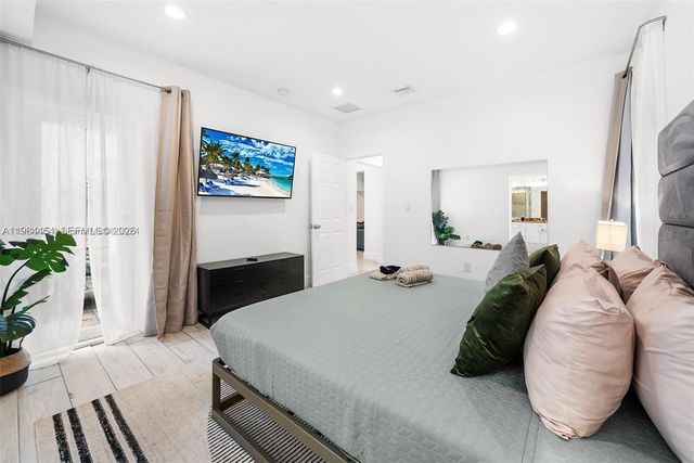 232 NW 59th St, Miami, FL 33127