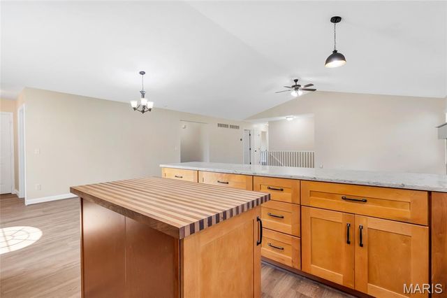 2601 Brookfield Court, Columbia, IL 62236
