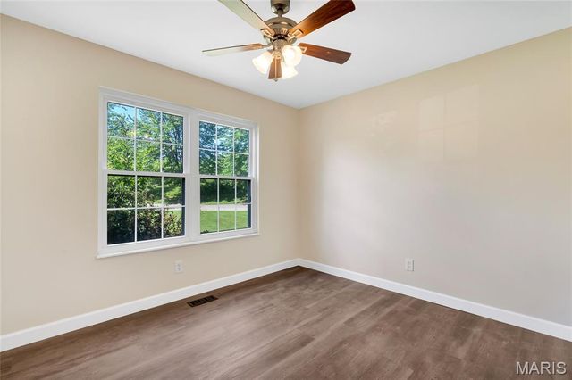 2601 Brookfield Court, Columbia, IL 62236