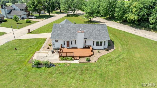 2601 Brookfield Court, Columbia, IL 62236