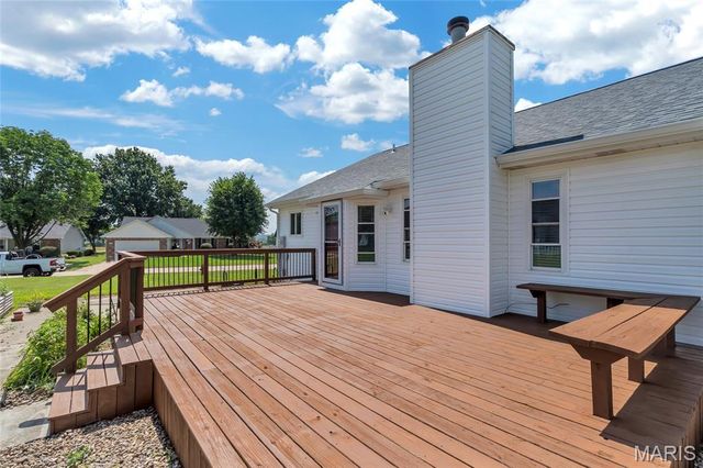2601 Brookfield Court, Columbia, IL 62236