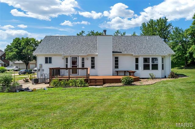 2601 Brookfield Court, Columbia, IL 62236
