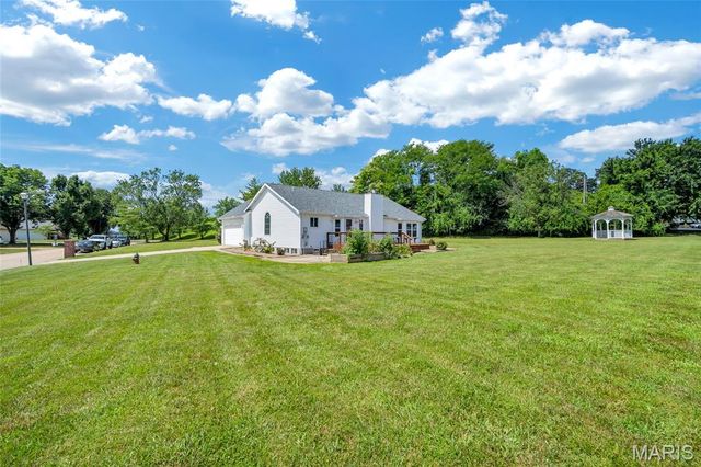 2601 Brookfield Court, Columbia, IL 62236