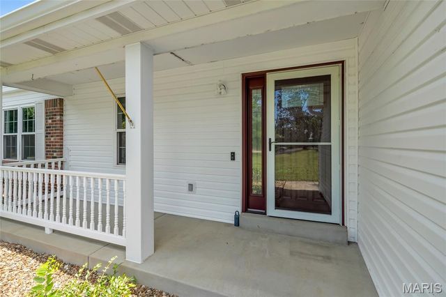 2601 Brookfield Court, Columbia, IL 62236