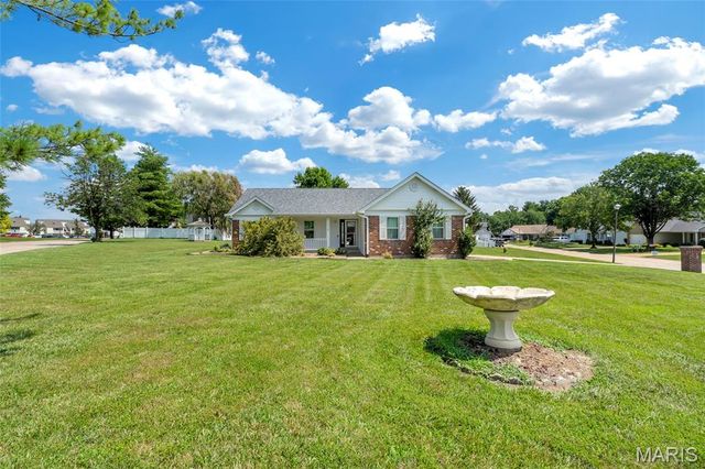 2601 Brookfield Court, Columbia, IL 62236