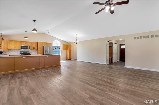 2601 Brookfield Court, Columbia, IL 62236