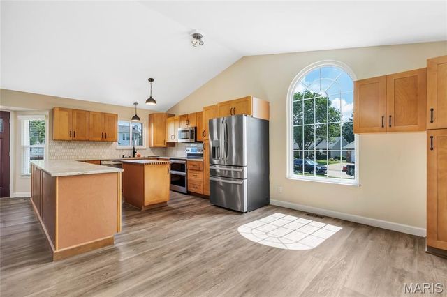 2601 Brookfield Court, Columbia, IL 62236