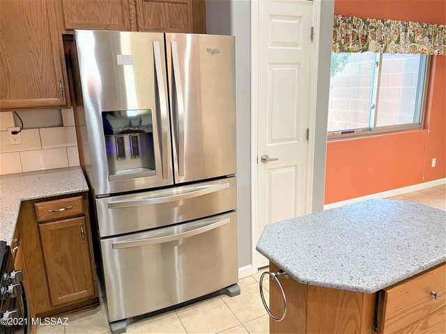 5579 W Dove Loft Drive, Marana, AZ 85658