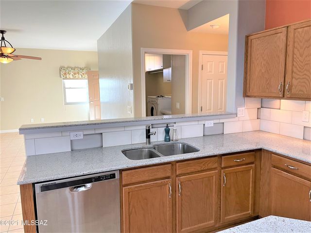 5579 W Dove Loft Drive, Marana, AZ 85658