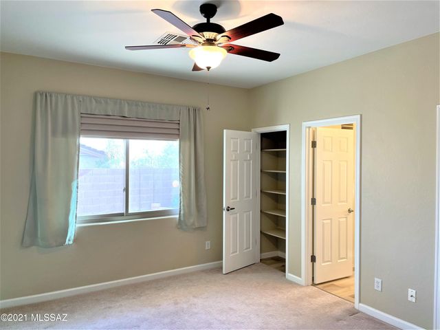 5579 W Dove Loft Drive, Marana, AZ 85658