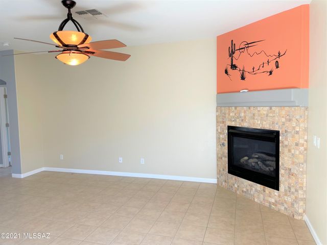 5579 W Dove Loft Drive, Marana, AZ 85658