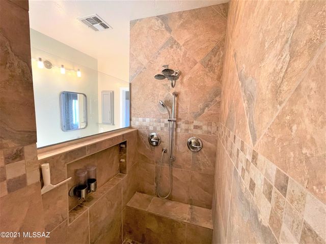 5579 W Dove Loft Drive, Marana, AZ 85658