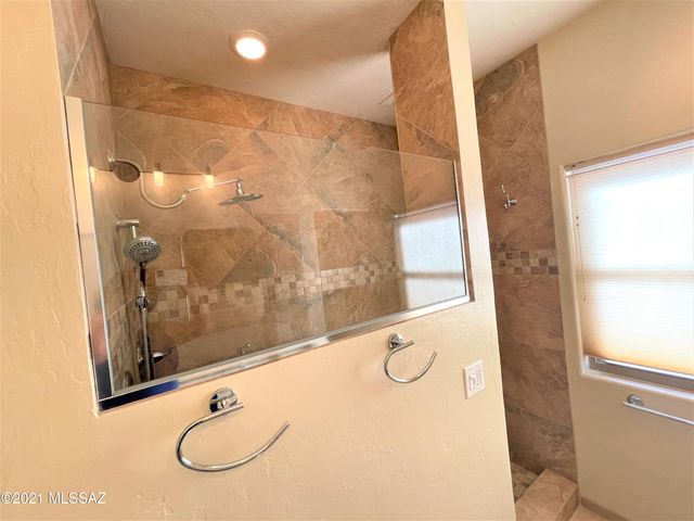 5579 W Dove Loft Drive, Marana, AZ 85658