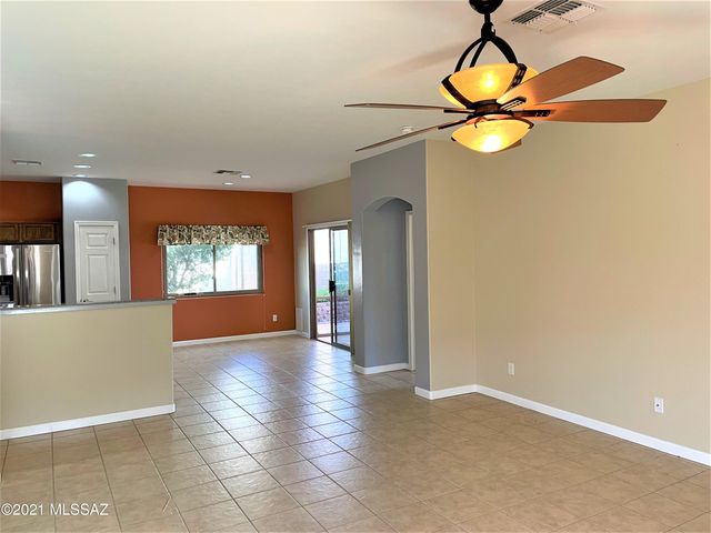5579 W Dove Loft Drive, Marana, AZ 85658