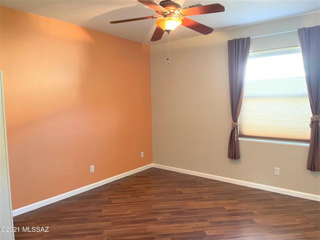 5579 W Dove Loft Drive, Marana, AZ 85658