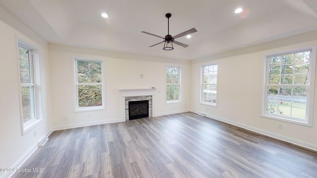 8 Brookhaven Court, Wilton, NY 12866