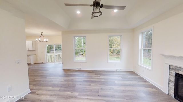 8 Brookhaven Court, Wilton, NY 12866