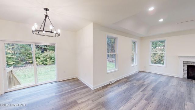 8 Brookhaven Court, Wilton, NY 12866