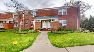33 Edwards 1 B, Roslyn Heights, NY 11577