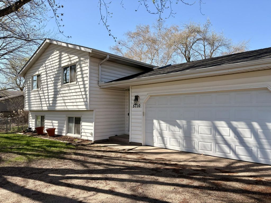 5710 314th Street, Stacy, MN 55079
