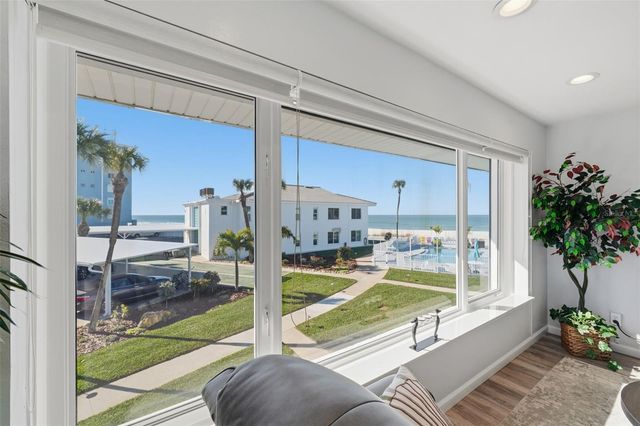 5400 GULF DRIVE 32, Holmes Beach, FL 34217