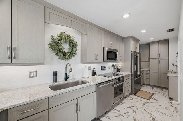 5400 GULF DRIVE 32, Holmes Beach, FL 34217