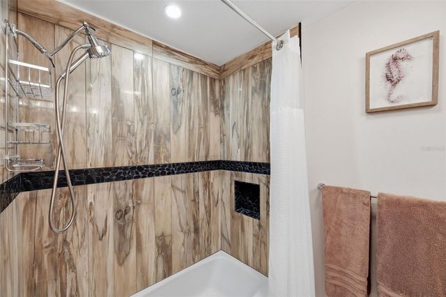 5400 GULF DRIVE 32, Holmes Beach, FL 34217