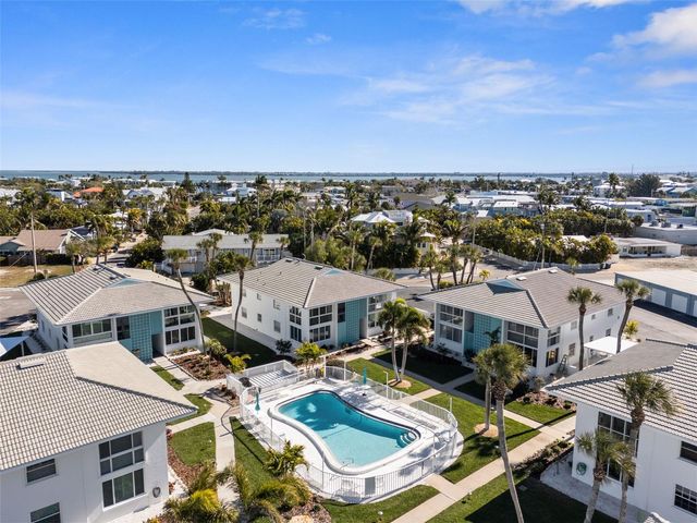 5400 GULF DRIVE 32, Holmes Beach, FL 34217