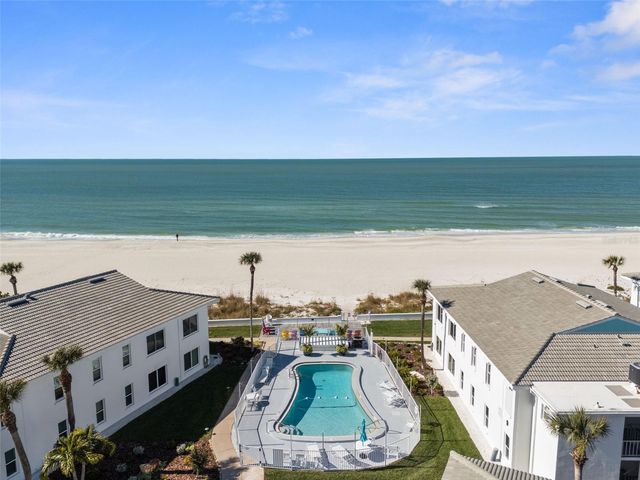 5400 GULF DRIVE 32, Holmes Beach, FL 34217