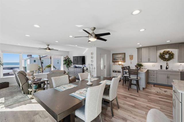 5400 GULF DRIVE 32, Holmes Beach, FL 34217