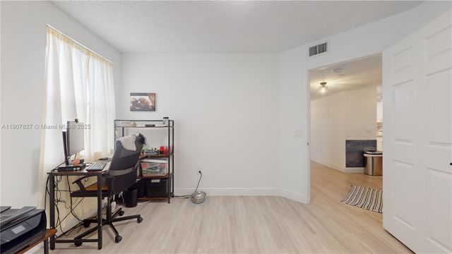 10208 NW 24th Pl 101, Sunrise, FL 33322