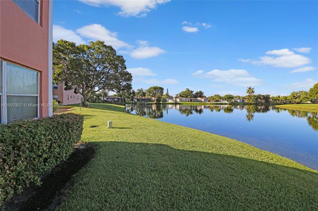 10208 NW 24th Pl 101, Sunrise, FL 33322