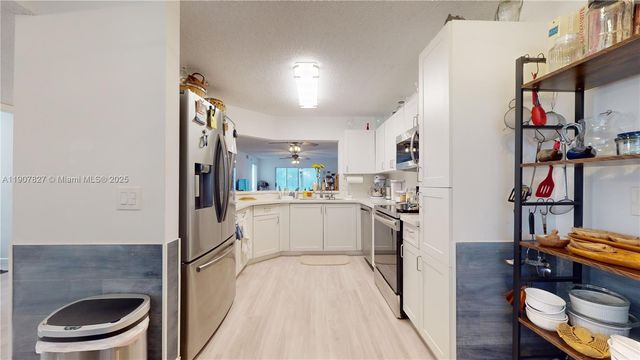 10208 NW 24th Pl 101, Sunrise, FL 33322