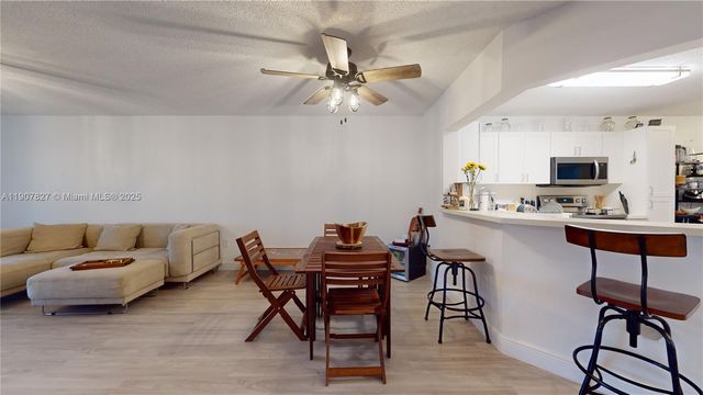 10208 NW 24th Pl 101, Sunrise, FL 33322