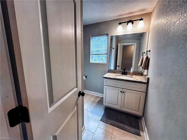 413 Henry ST, Suffolk, VA 23434