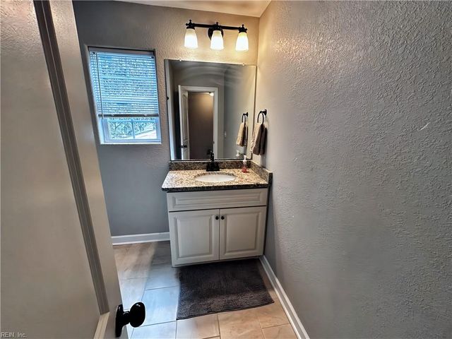 413 Henry ST, Suffolk, VA 23434