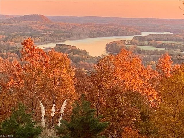 848 Sierra Trace Road, Denton, NC 27239