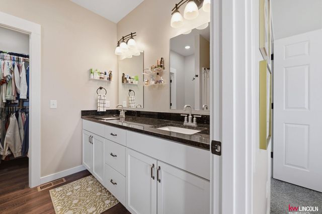 7420 N 49 Street, Lincoln, NE 68514