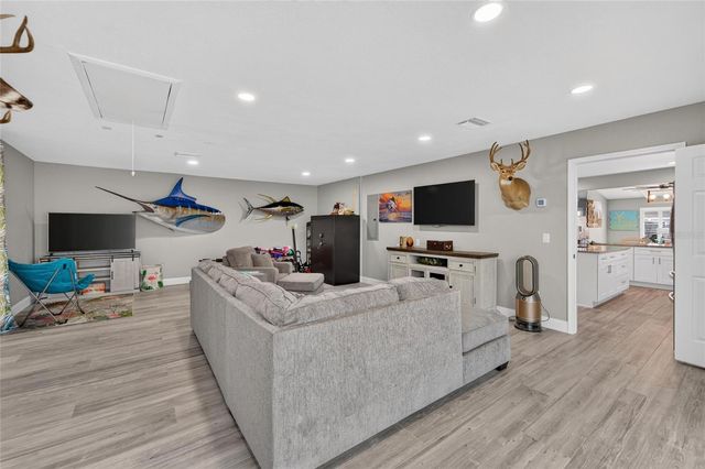 3422 W SHELL POINT ROAD, Ruskin, FL 33570