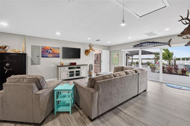 3422 W SHELL POINT ROAD, Ruskin, FL 33570